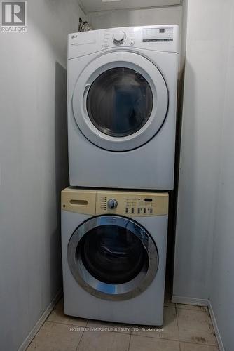 808 - 21 Markbrook Lane, Toronto, ON - Indoor Photo Showing Laundry Room