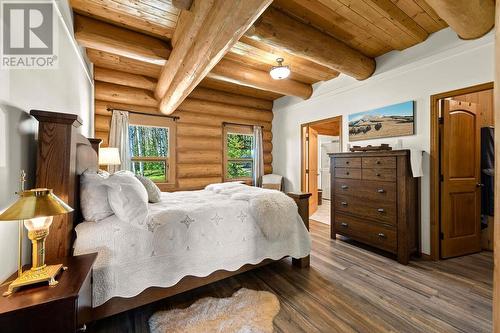 7695 Twin Lakes Road, Bridge Lake, BC - Indoor Photo Showing Bedroom