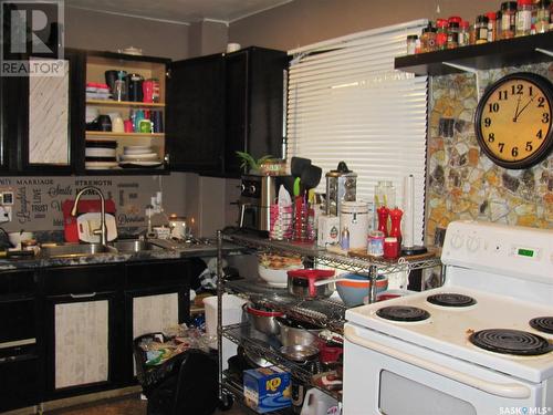 803 I Avenue N, Saskatoon, SK - Indoor Photo Showing Kitchen