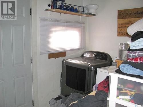 803 I Avenue N, Saskatoon, SK - Indoor Photo Showing Laundry Room