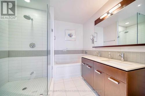 3507 - 295 Adelaide Street W, Toronto, ON - Indoor Photo Showing Bathroom