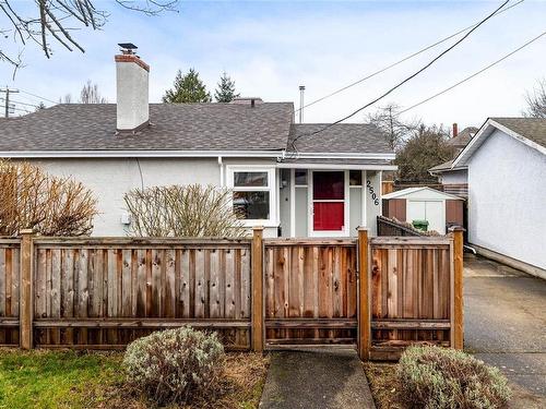 2506 Roseberry Ave, Victoria, BC - Outdoor