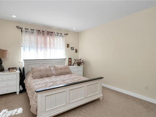 680 Cove Cres North, Quathiaski Cove, BC - Indoor Photo Showing Bedroom