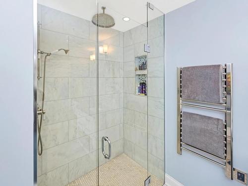 995 Terrace Ave, Victoria, BC - Indoor Photo Showing Bathroom