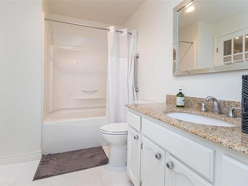 205-280 Douglas St, Victoria, BC - Indoor Photo Showing Bathroom