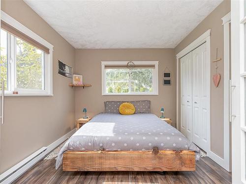 4061 Cowichan Lake Rd, Duncan, BC - Indoor Photo Showing Bedroom