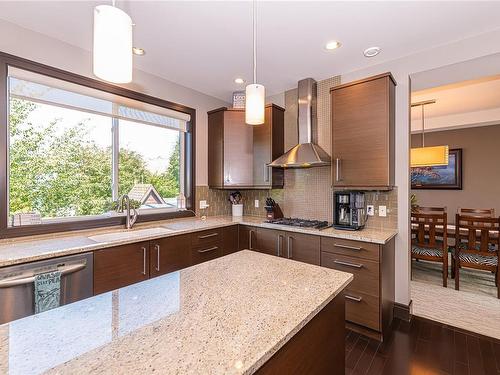 588 Cottyn Way, Colwood, BC - Indoor Photo Showing Kitchen With Double Sink