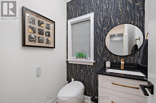 1195 Shore Acres Dr, Innisfil, ON - Indoor Photo Showing Bathroom