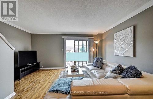 #19 -4950 Rathkeale Rd, Mississauga, ON - Indoor Photo Showing Living Room