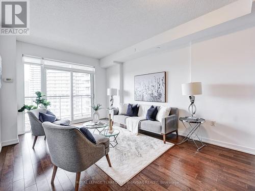 #607 -2560 Eglinton Ave W, Mississauga, ON - Indoor Photo Showing Living Room
