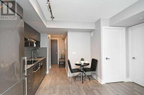 #1605 -7 Mabelle Ave, Toronto, ON - Indoor Photo Showing Kitchen