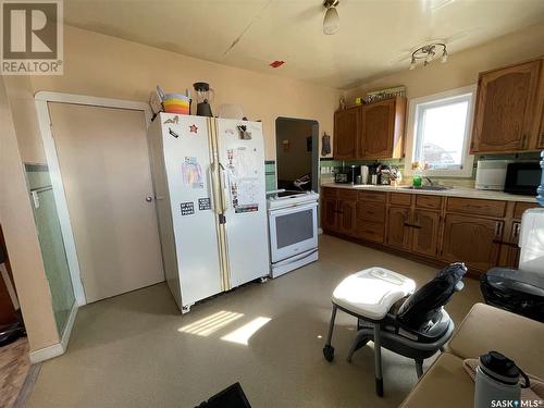 Sampson Acreage, Kindersley Rm No. 290, SK - Indoor Photo Showing Kitchen