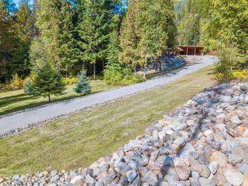 7470 Highway 3, Kitchener, BC - Outdoor With View