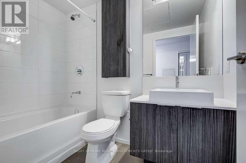 #801 -68 Shuter St, Toronto, ON - Indoor Photo Showing Bathroom