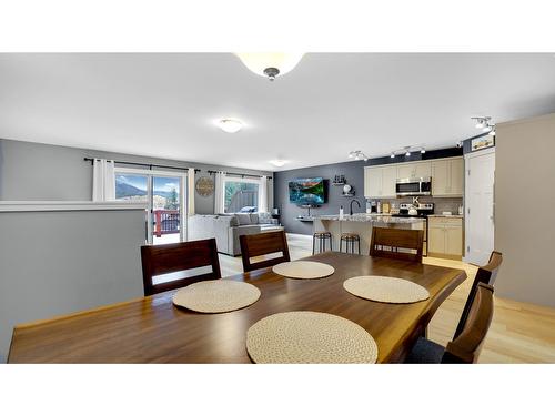 21 - 989 Swansea View Road, Windermere, BC - Indoor Photo Showing Dining Room