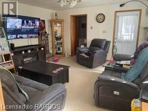 567 13Th Street A W, Owen Sound, ON - Indoor Photo Showing Living Room