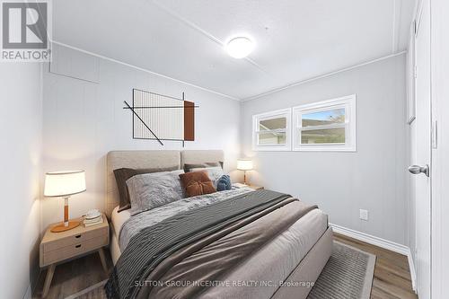 20 Weeping Willow Drive, Innisfil, ON - Indoor Photo Showing Bedroom