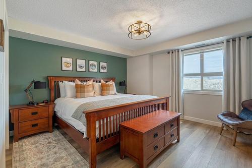 1213 - 205 Third Avenue, Invermere, BC - Indoor Photo Showing Bedroom