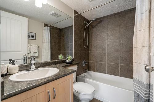 1213 - 205 Third Avenue, Invermere, BC - Indoor Photo Showing Bathroom