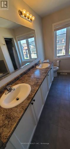 103 Bridlewood Boulevard E, Whitby, ON - Indoor Photo Showing Bathroom