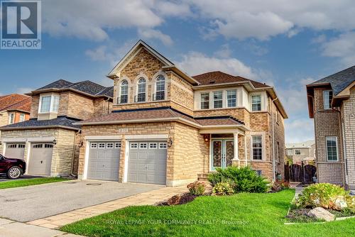 230 Humberland Dr, Richmond Hill, ON - Outdoor With Facade