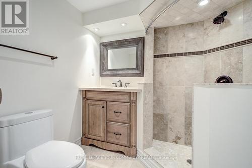 230 Humberland Dr, Richmond Hill, ON - Indoor Photo Showing Bathroom
