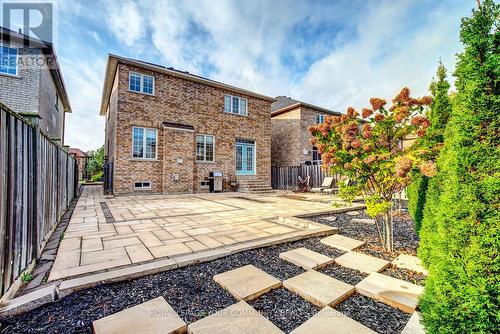 230 Humberland Dr, Richmond Hill, ON - Outdoor With Exterior
