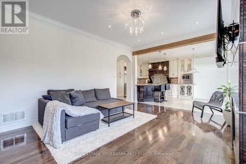 230 Humberland Dr, Richmond Hill, ON - Indoor Photo Showing Living Room