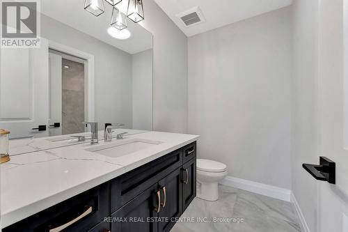 240 Mount Pleasant St, Brantford, ON - Indoor Photo Showing Bathroom