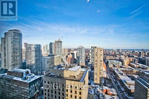 3106 - 386 Yonge Street, Toronto, ON - Outdoor With View