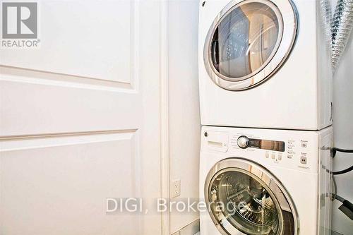 3106 - 386 Yonge Street, Toronto, ON - Indoor Photo Showing Laundry Room