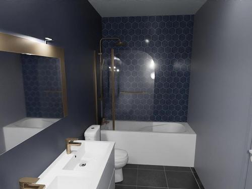 Bathroom - 5547A Rue Bannantyne, Montréal (Verdun/Île-Des-Soeurs), QC - Indoor Photo Showing Bathroom