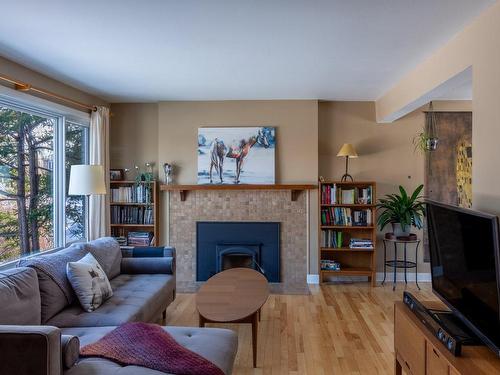 Salon - 38 Rue Carleton, Dollard-Des-Ormeaux, QC - Indoor Photo Showing Living Room