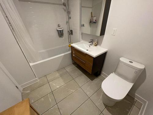 Bathroom - 807-1429 Av. De La Gare, Mascouche, QC - Indoor Photo Showing Bathroom
