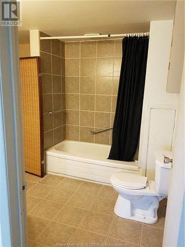 797 King Ave, Bathurst, NB - Indoor Photo Showing Bathroom
