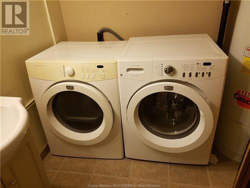 797 King Ave, Bathurst, NB - Indoor Photo Showing Laundry Room