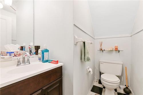 264 Macnab Street S, Hamilton, ON - Indoor Photo Showing Bathroom