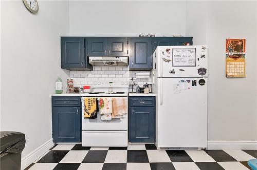 264 Macnab Street S, Hamilton, ON - Indoor Photo Showing Kitchen