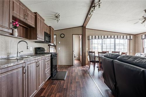 1501 Line 8 Road|Unit #262, Niagara-On-The-Lake, ON - Indoor Photo Showing Kitchen
