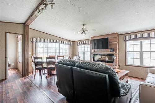 1501 Line 8 Road|Unit #262, Niagara-On-The-Lake, ON - Indoor Photo Showing Living Room