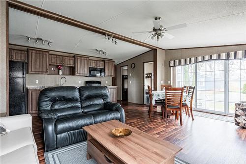 1501 Line 8 Road|Unit #262, Niagara-On-The-Lake, ON - Indoor Photo Showing Living Room