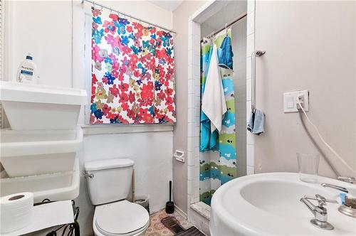 264 Macnab Street S, Hamilton, ON - Indoor Photo Showing Bathroom