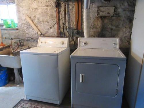 264 Macnab Street S, Hamilton, ON - Indoor Photo Showing Laundry Room