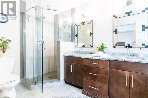 1505 Monticello, Windsor, ON - Indoor Photo Showing Bathroom