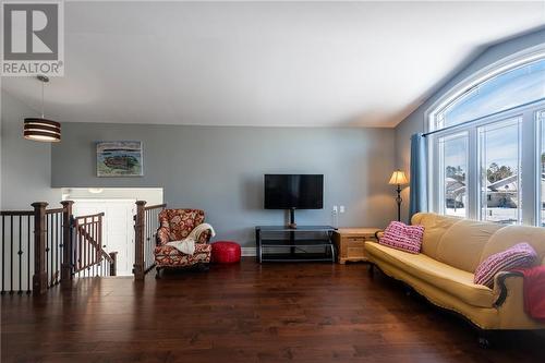 508 Gardner Crescent, Petawawa, ON - Indoor Photo Showing Living Room