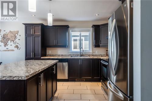 508 Gardner Crescent, Petawawa, ON - Indoor Photo Showing Kitchen With Upgraded Kitchen