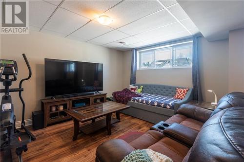 508 Gardner Crescent, Petawawa, ON - Indoor Photo Showing Living Room