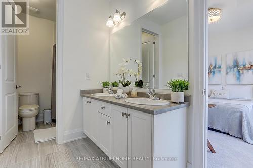19 Seager Street, Richmond Hill, ON - Indoor Photo Showing Bathroom