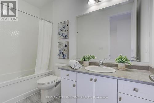 19 Seager Street, Richmond Hill, ON - Indoor Photo Showing Bathroom