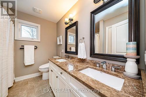 18 Black Creek Trail, Springwater, ON - Indoor Photo Showing Bathroom